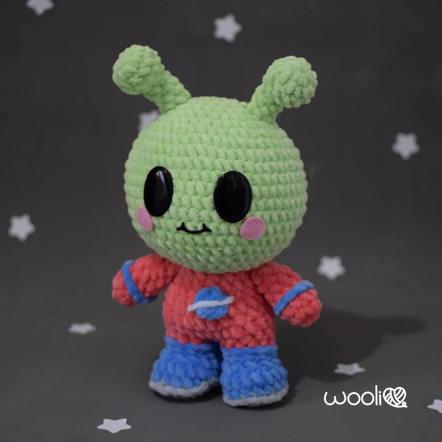 Alie the Little Alien PDF Amigurumi Pattern | English and Spanish