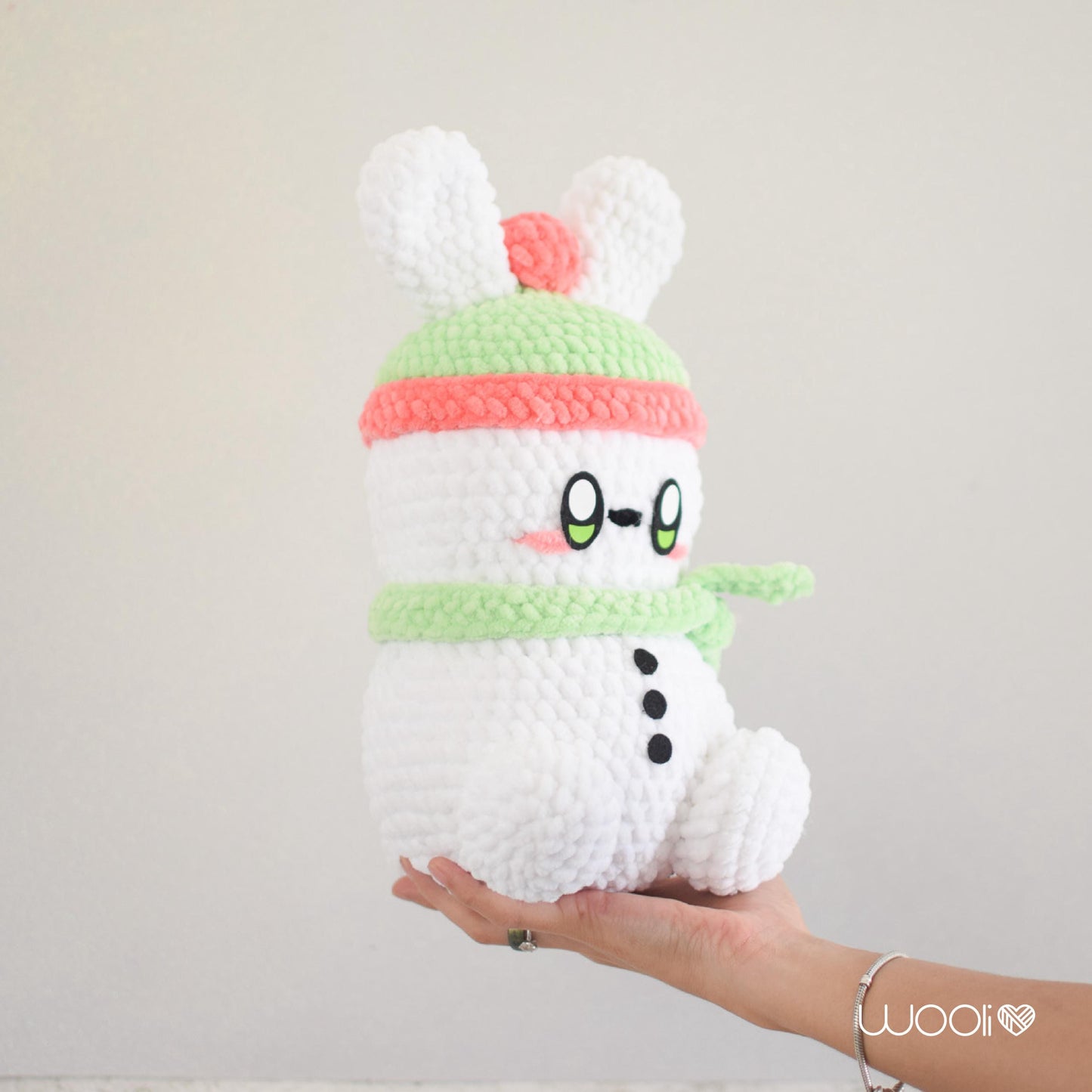 Marsh the Snowbunny PDF Amigurumi Pattern | English and Spanish