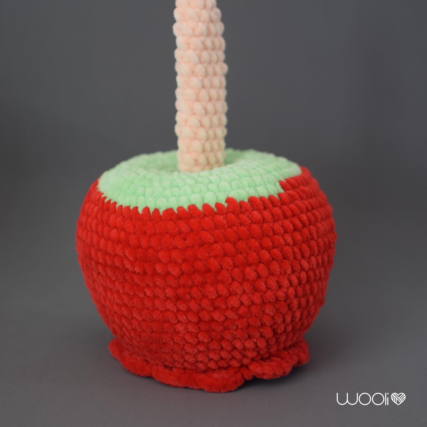 Mell the Candy Apple PDF Amigurumi Pattern | English and Spanish
