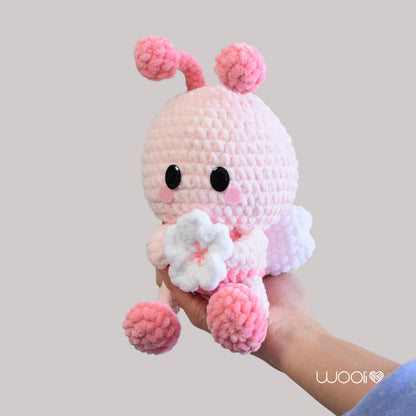 Princess Sakura Cherriblossom Cherry Blossom Flower Bee PDF Amigurumi Pattern | English and Spanish