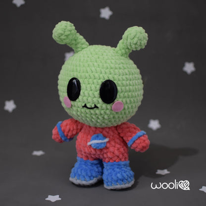 Alie the Little Alien PDF Amigurumi Pattern | English and Spanish