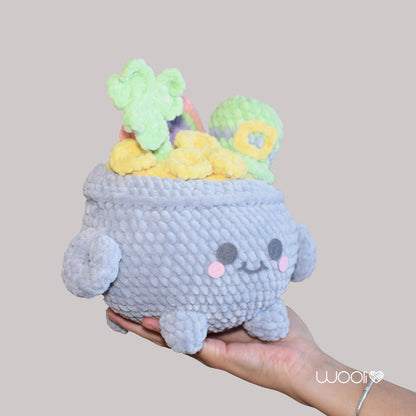 Luke the Lucky St. Patrick's Pot PDF Amigurumi Pattern | English and Spanish