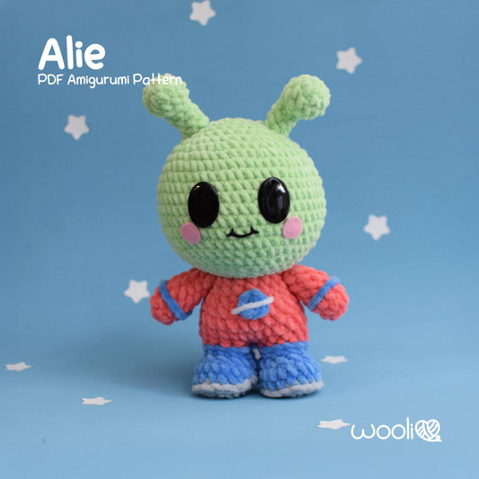 Alie the Little Alien PDF Amigurumi Pattern | English and Spanish
