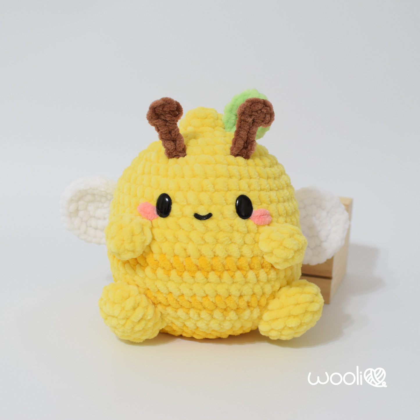 Lemonee the Lemon Bee | PDF Amigurumi Pattern | English and Spanish