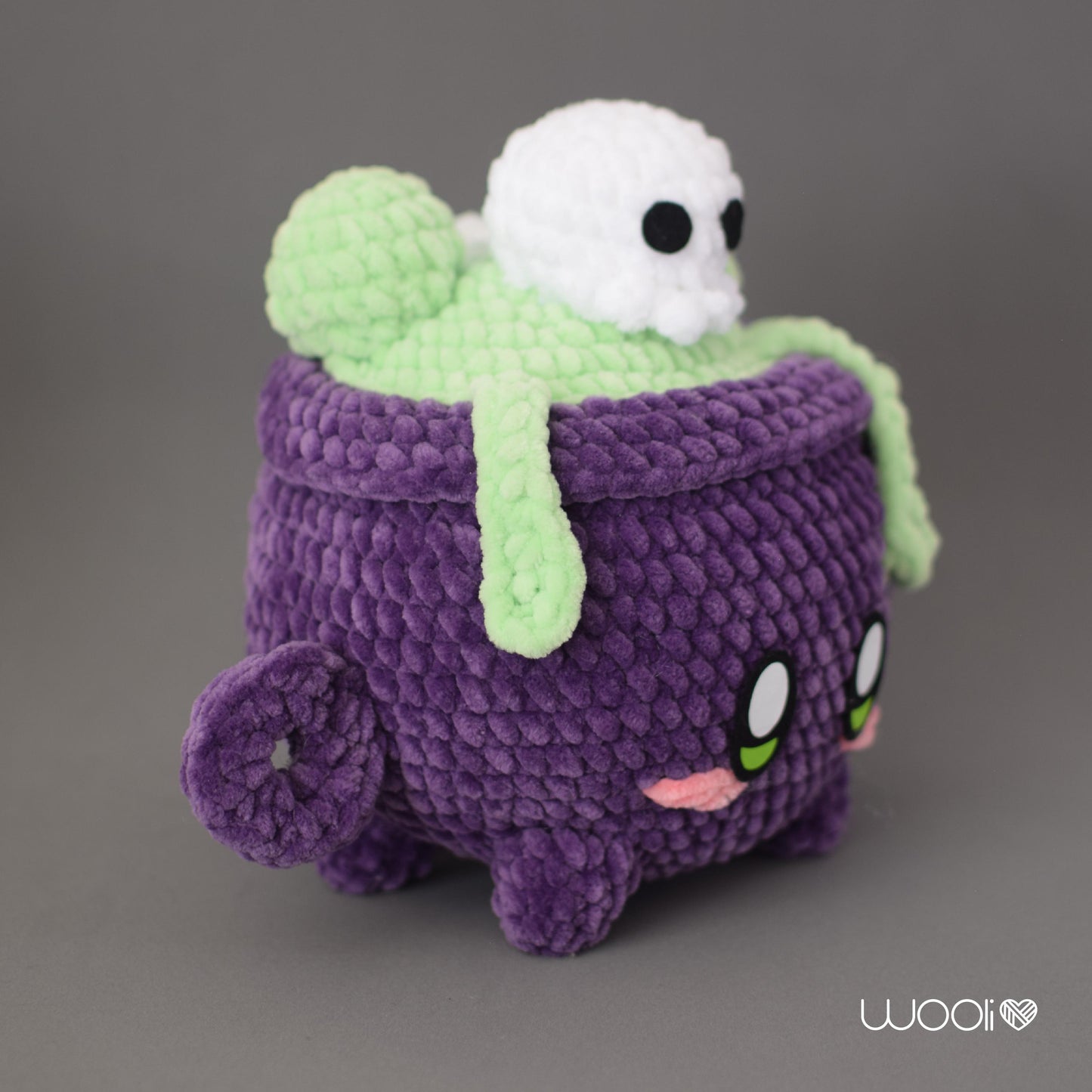 Cory Little Potion Cauldron PDF Amigurumi Pattern | English and Spanish