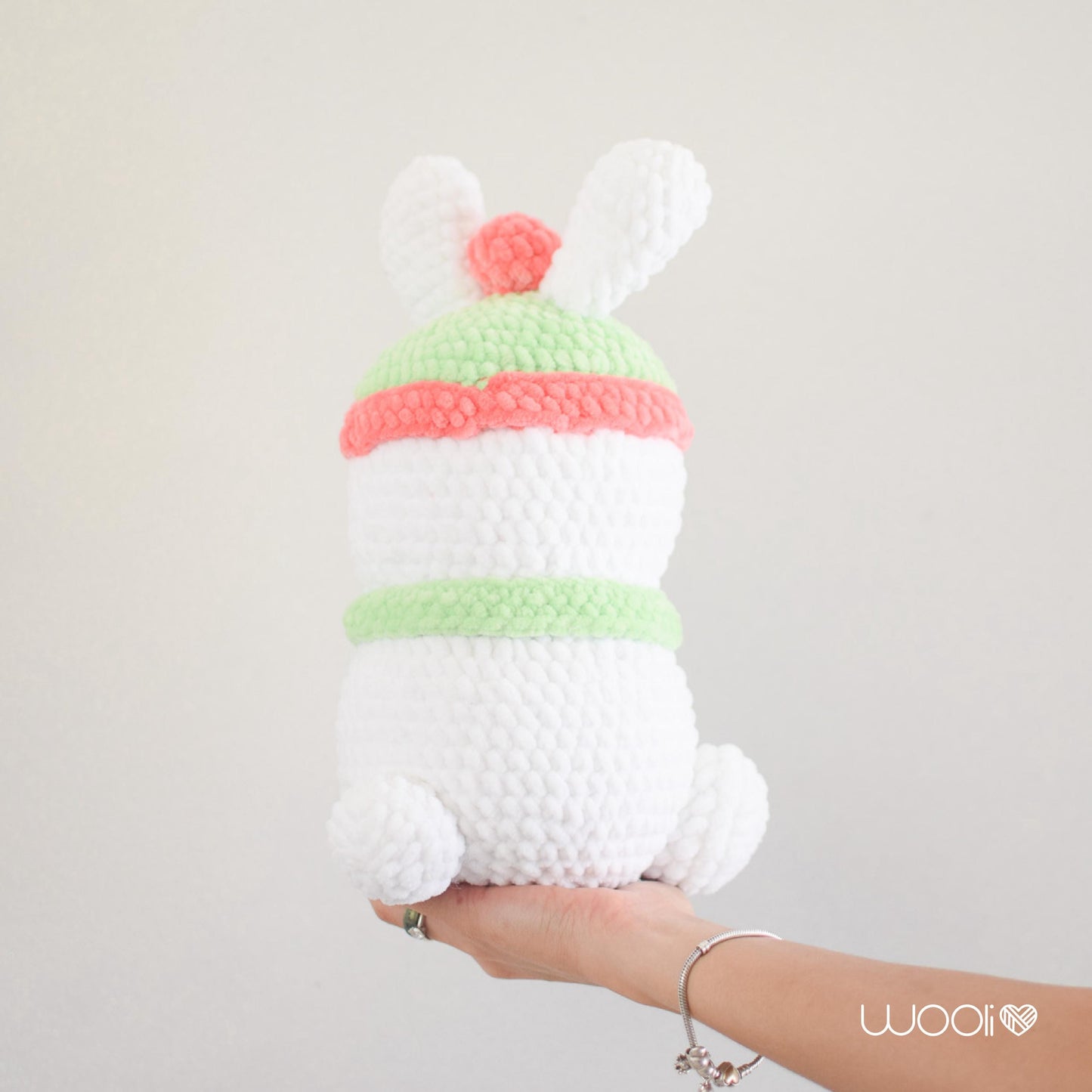 Marsh the Snowbunny PDF Amigurumi Pattern | English and Spanish