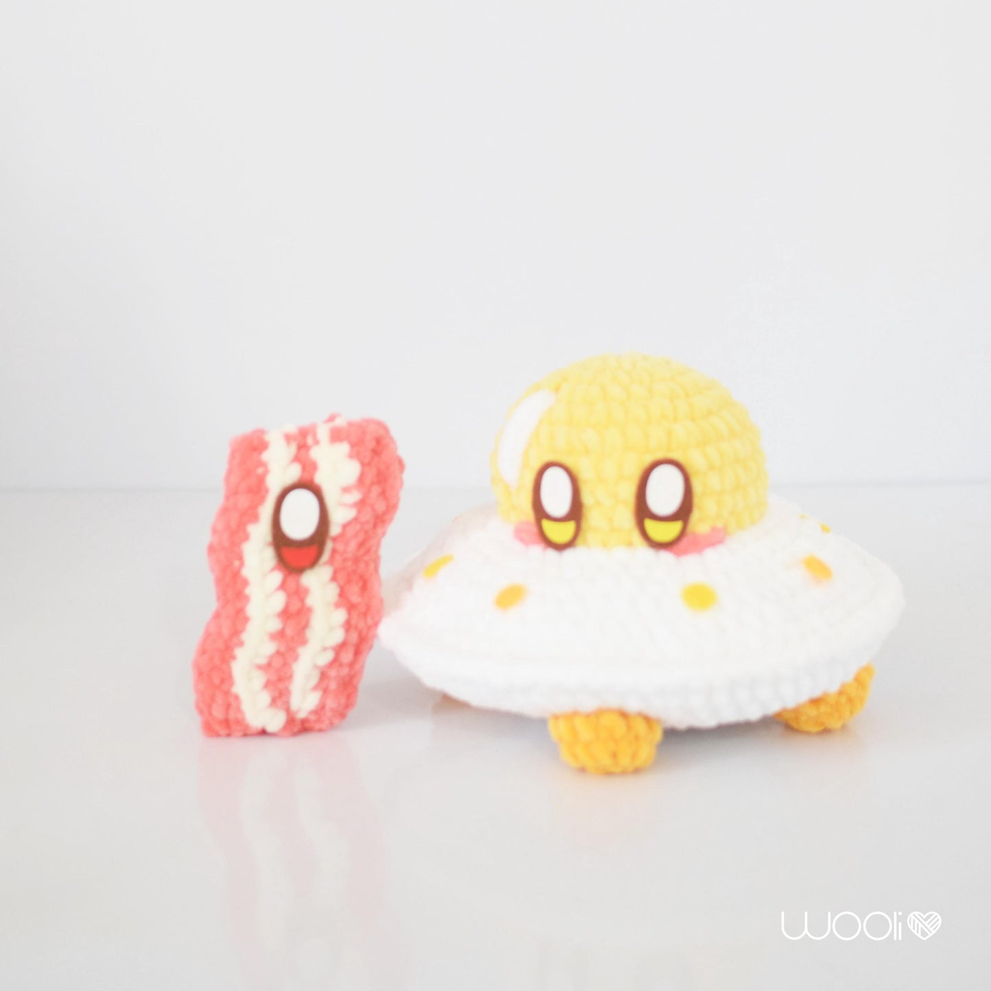 Eggy-1 UFO Egg and Bacon Alien PDF Amigurumi Pattern | English/Spanish