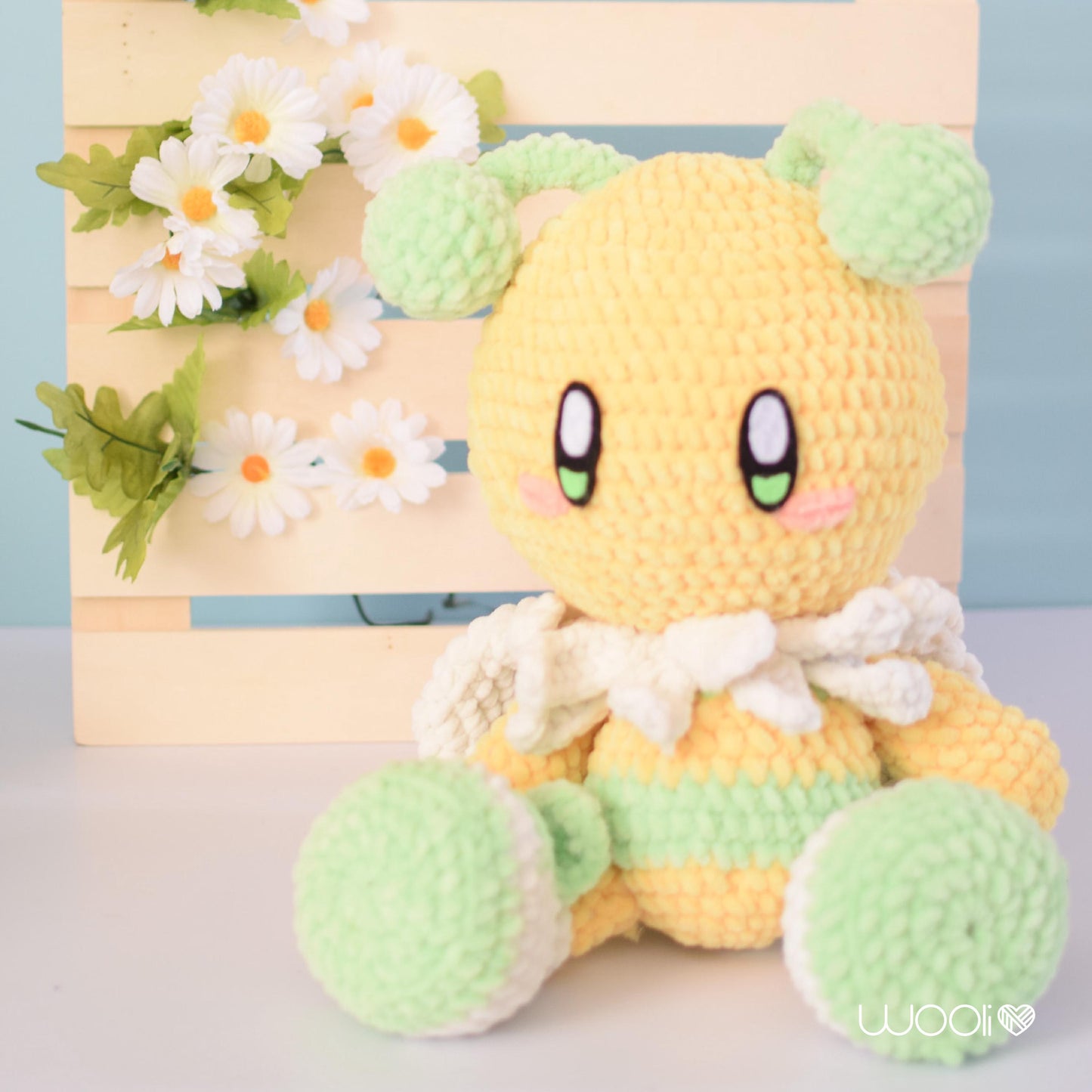 Rito the Daisy Bee PDF Amigurumi Pattern | English and Spanish